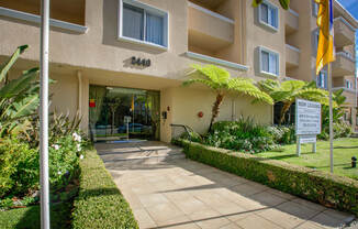 Apartment Building in Los Angeles