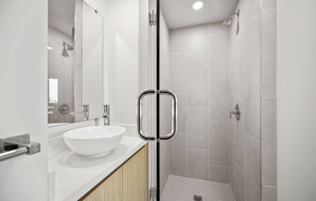 3 beds, 3 baths, 938 sqft, $3,150, Unit 603