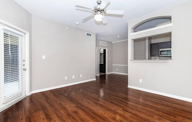 1 bed, 1 bath, 602 sqft, $1,355