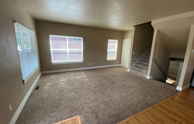 5 Bedroom 2 Bath Single Family Home in Bozeman!