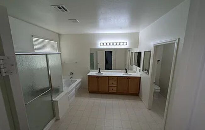 908 Lynne Harbor Ave