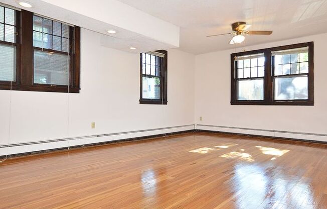 1 bed, 1 bath, 410 sqft, $945, Unit 7 - B