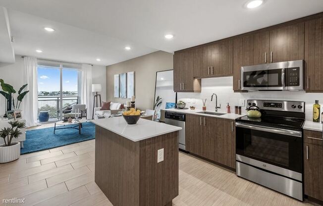 791 W 29th St