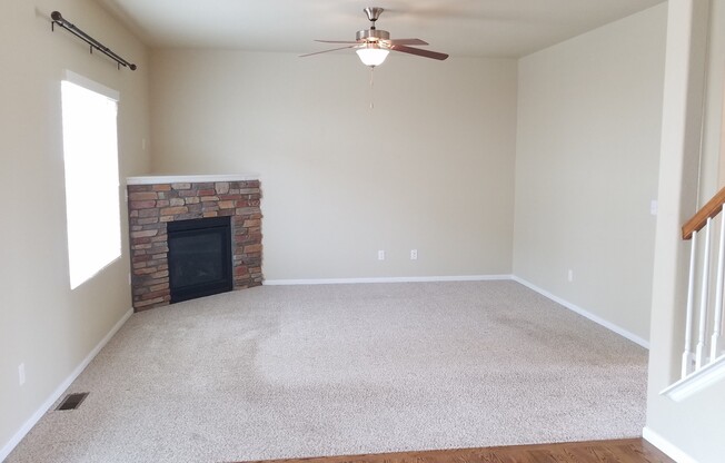 Beautiful 4/3/2 Fountain Valley Home Close to Ft Carson and Peterson AFB!!!