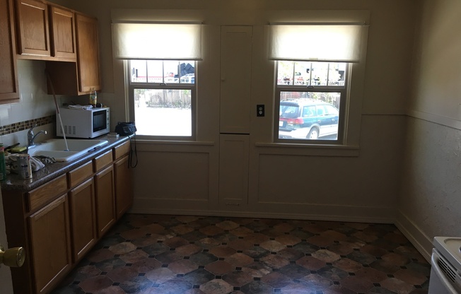 2 beds, 1 bath, $1,250