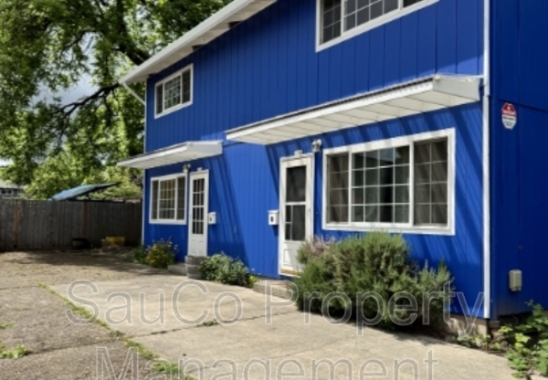 536 SW NEBRASKA ST