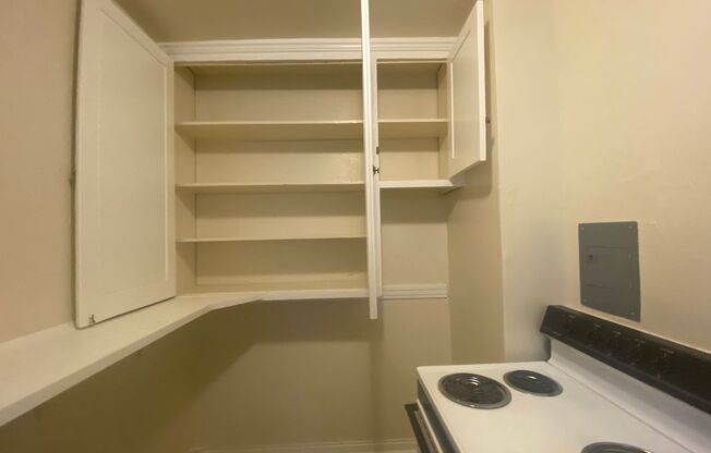 Studio, 1 bath, 385 sqft, $1,049, Unit 207