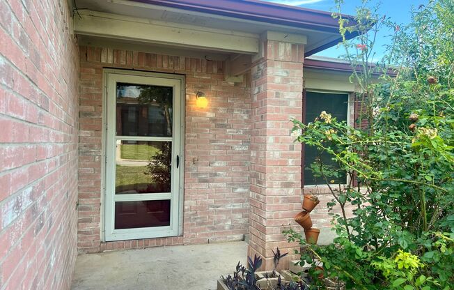 3 beds, 2 baths, $1,595