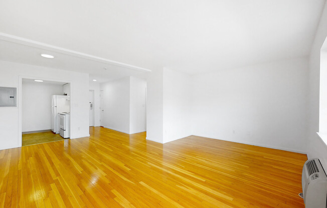 2 beds, 1 bath, 750 sqft, $2,475, Unit 26