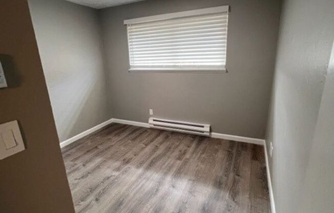 2 beds, 1 bath, 750 sqft, $1,700, Unit #302