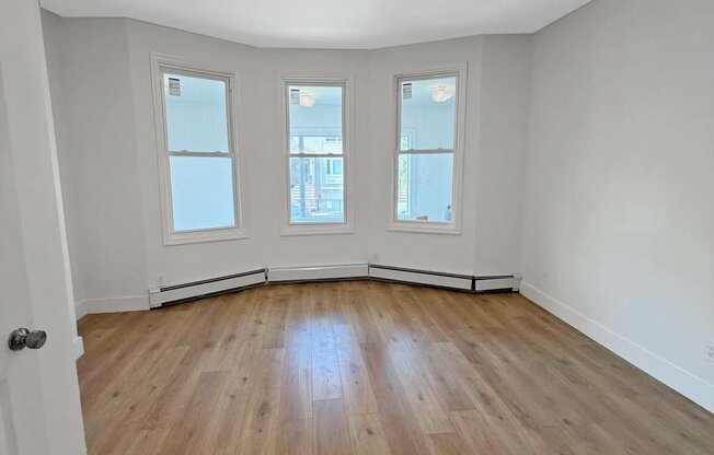 132 BAYVIEW AVE