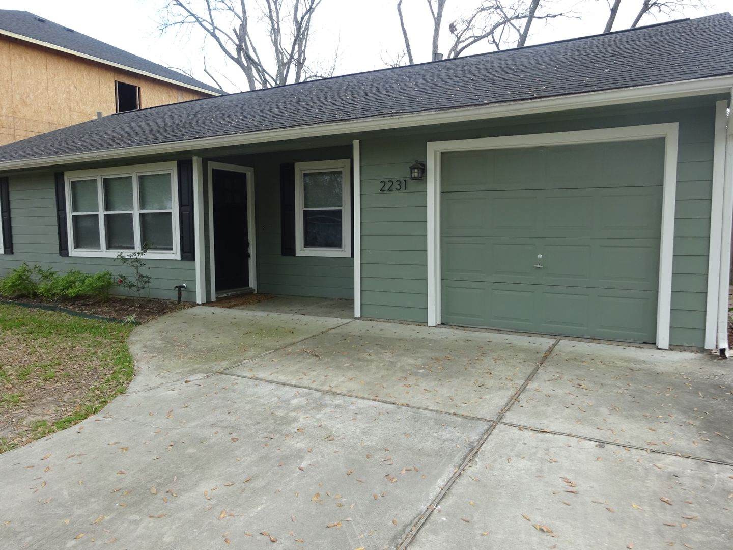 For Lease | 3 Bed, 1 Bath | 1,074 Sq Ft |Oak Forest–Garden Oaks |