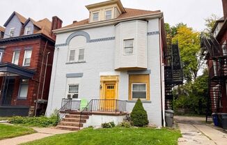 325 N Neville