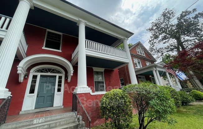 1216 HAMPTON BLVD