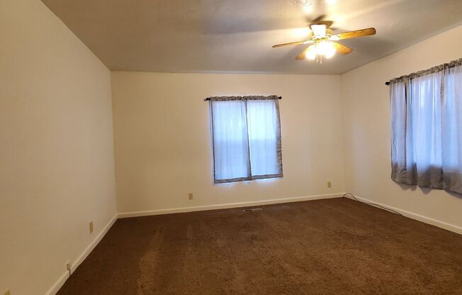 2 beds, 1 bath, $1,650