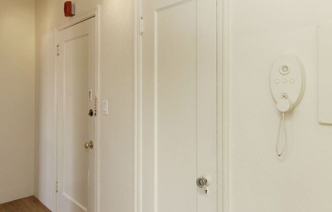 1 bed, 1 bath, $2,500, Unit 232