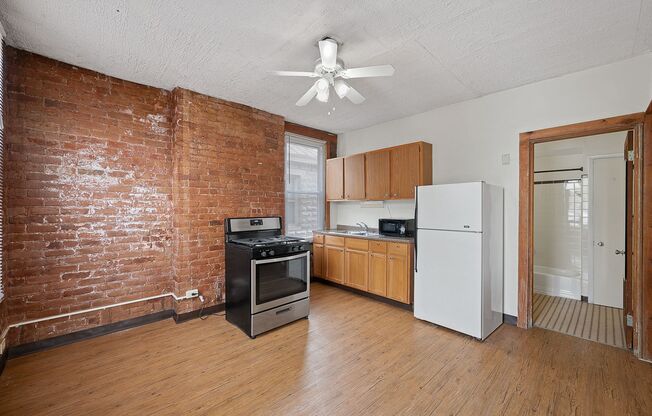 1 bed, 1 bath, $970, Unit 2549 2