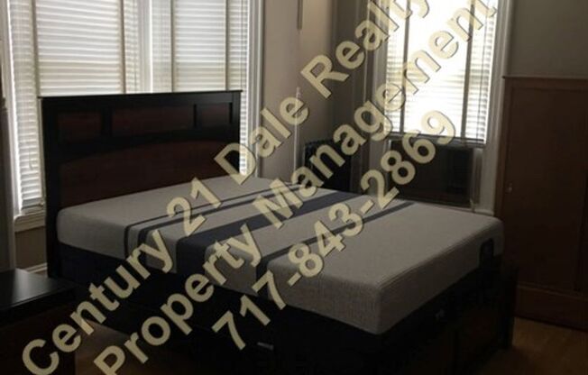 1 bed, 1 bath, $995, Unit Second Floor