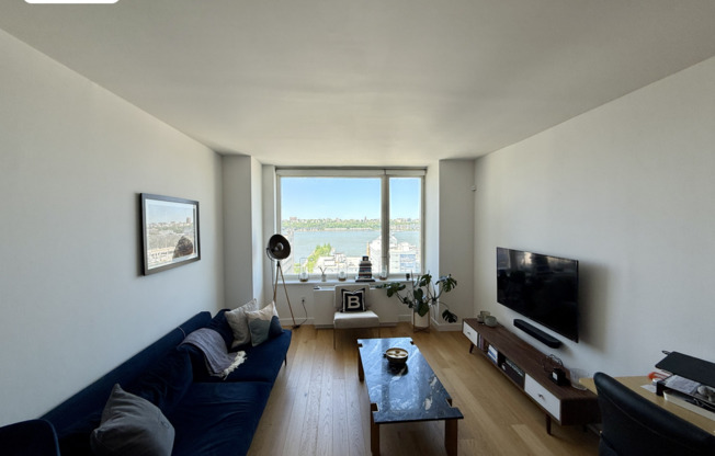 1 bed, 1 bath, $4,760, Unit 1812