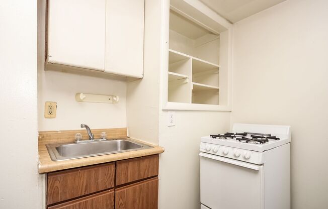 Studio, 1 bath, 225 sqft, $1,359, Unit 514-8