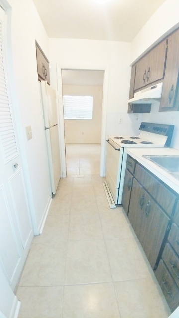 1 bed, 1 bath, 600 sqft, $900, Unit 06