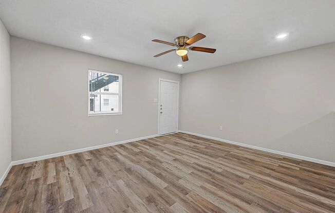 2 beds, 1 bath, 750 sqft, $1,145, Unit 8