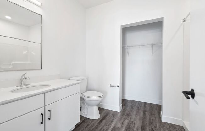 2 beds, 2 baths, 994 sqft, $1,750, Unit 202