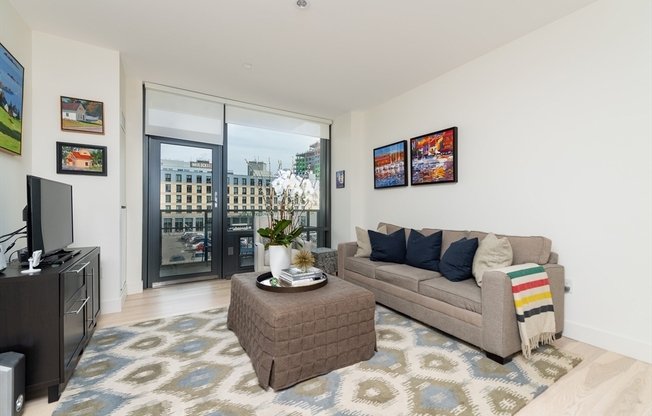 32 Traveler Street