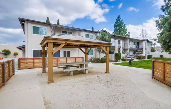 2 beds, 2 baths, 893 sqft, $2,550, Unit 685-P