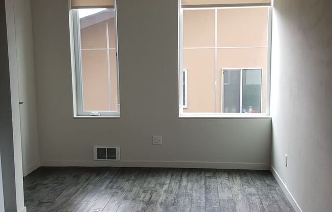 Studio, 1 bath, 231 sqft, $1,352, Unit 410