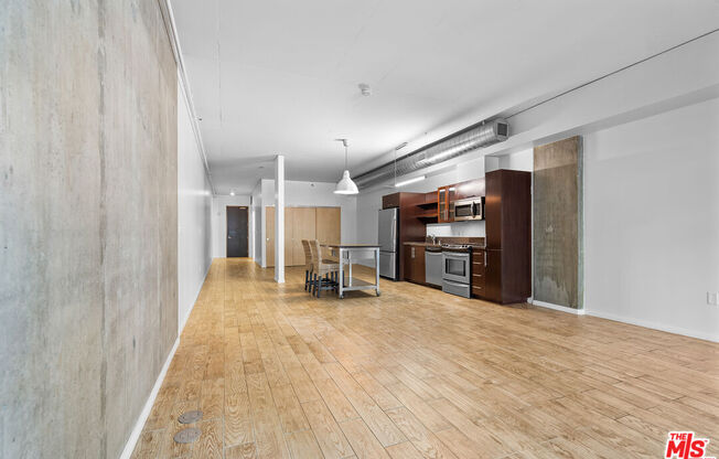 1 bed, 1 bath, 1,030 sqft, $2,800, Unit 405
