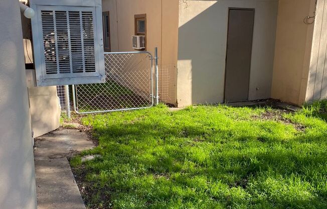 2 beds, 1 bath, $1,350