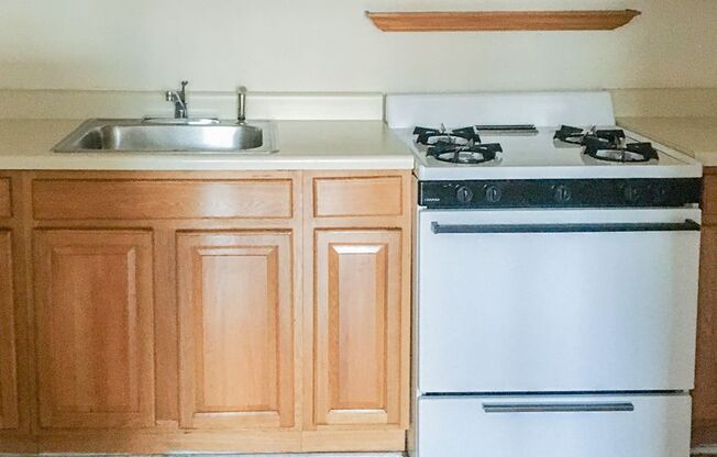 2 beds, 1 bath, 920 sqft, $1,995, Unit 2004-2