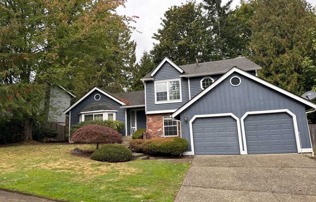 Beautiful Tri-level 4 beds, 2.5 baths plus den, within one mile from Cougar Ridge Elementary