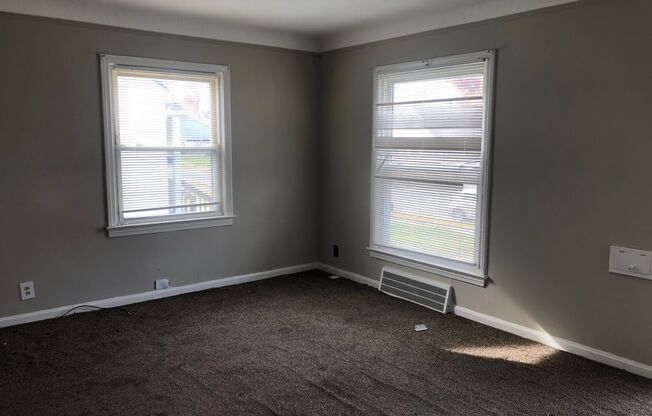 2 beds, 1 bath, $1,000