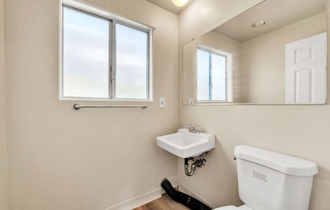 2 beds, 1.5 baths, 865 sqft, $1,450, Unit 10