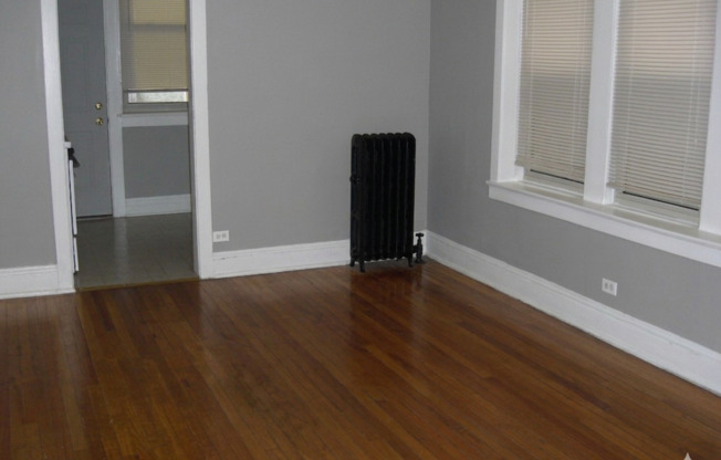 4871 N. Washtenaw Ave.