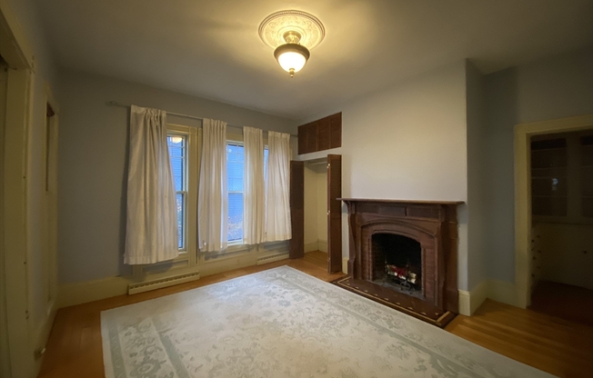 123 HARVEY L CUSHING AVE