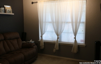 3 beds, 2 baths, $1,550