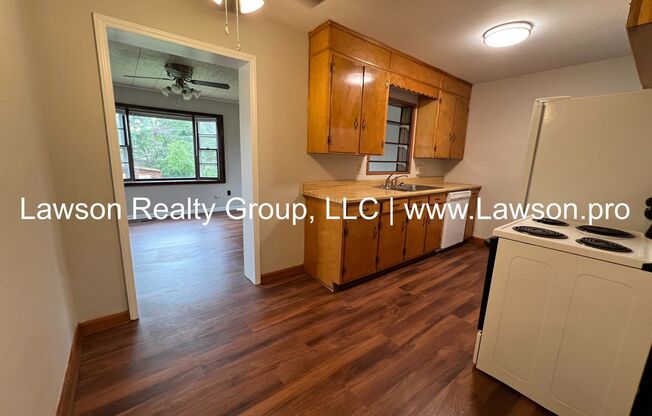 3 beds, 1.5 baths, $1,695