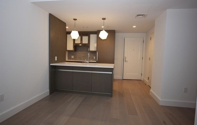 1 bed, 1 bath, 692 sqft, $3,799, Unit 10M