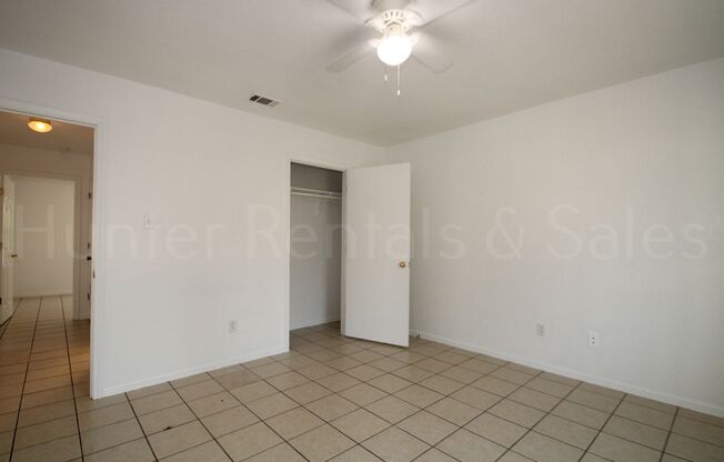 2 beds, 1 bath, $975, Unit Unit A