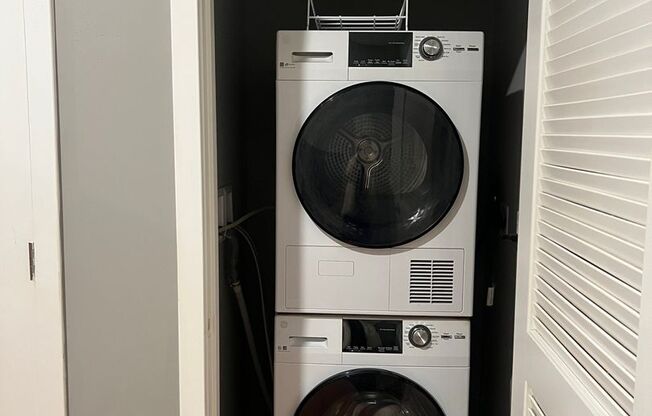 2 beds, 2 baths, $1,900, Unit 316