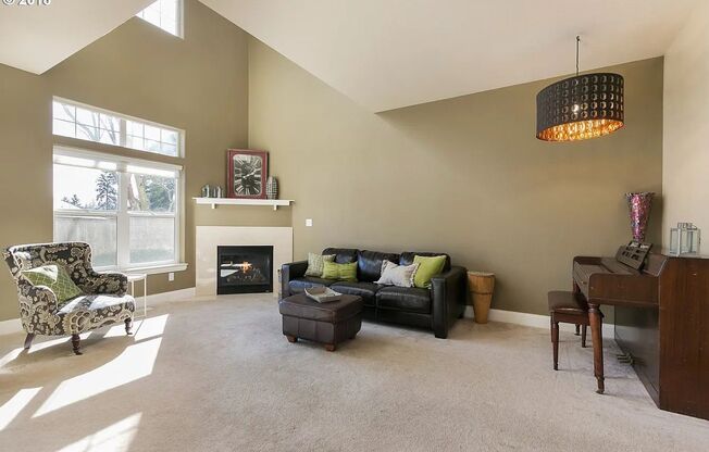 Bright & Spacious 2BR + Loft | Vaulted Ceilings, Fireplace & Deck!