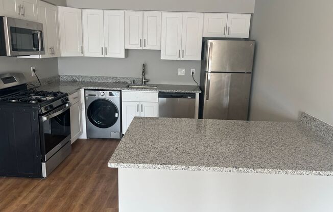 Newly Renovated, Pet-Friendly 1BR/1BA Apartments in Upper East Side – Available August 1st