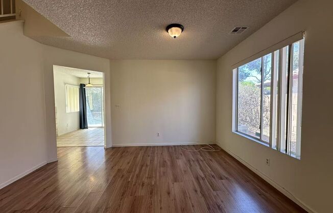 ozy 2-story single-family hom