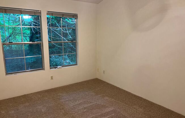 Convenient East Bremerton Condo