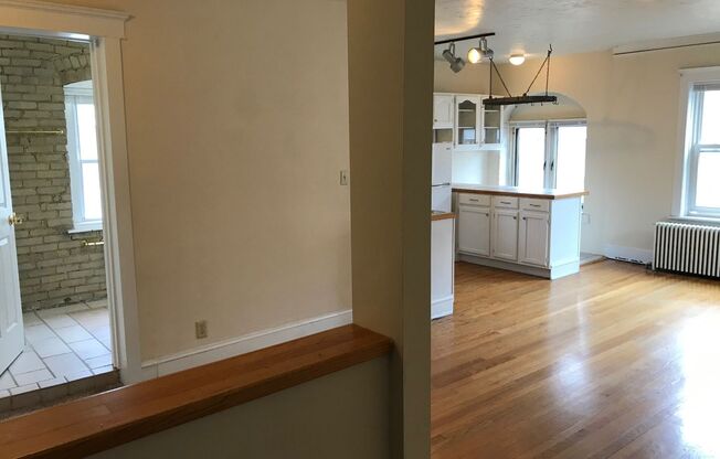 2 beds, 1 bath, $1,345, Unit 12