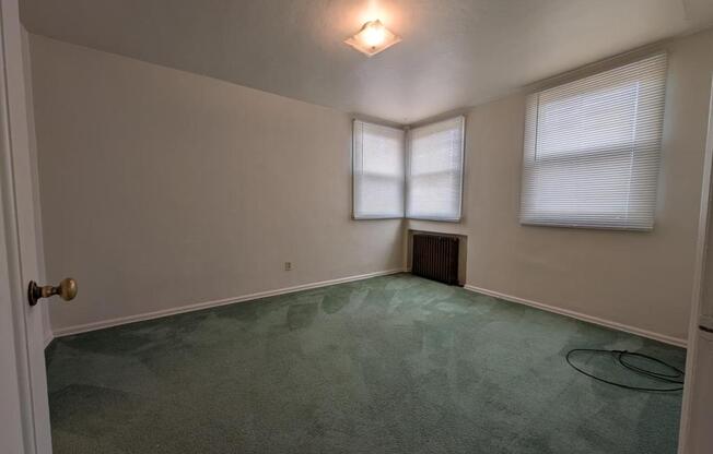 41 W BELLECREST