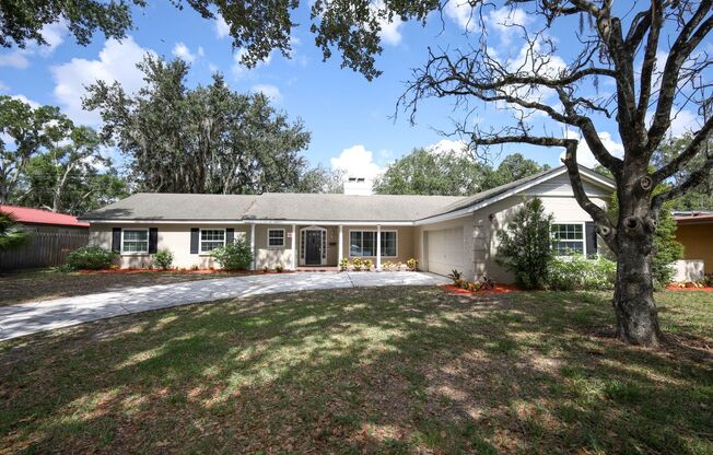 Spacious 4/2 in Maitland's English Estates!